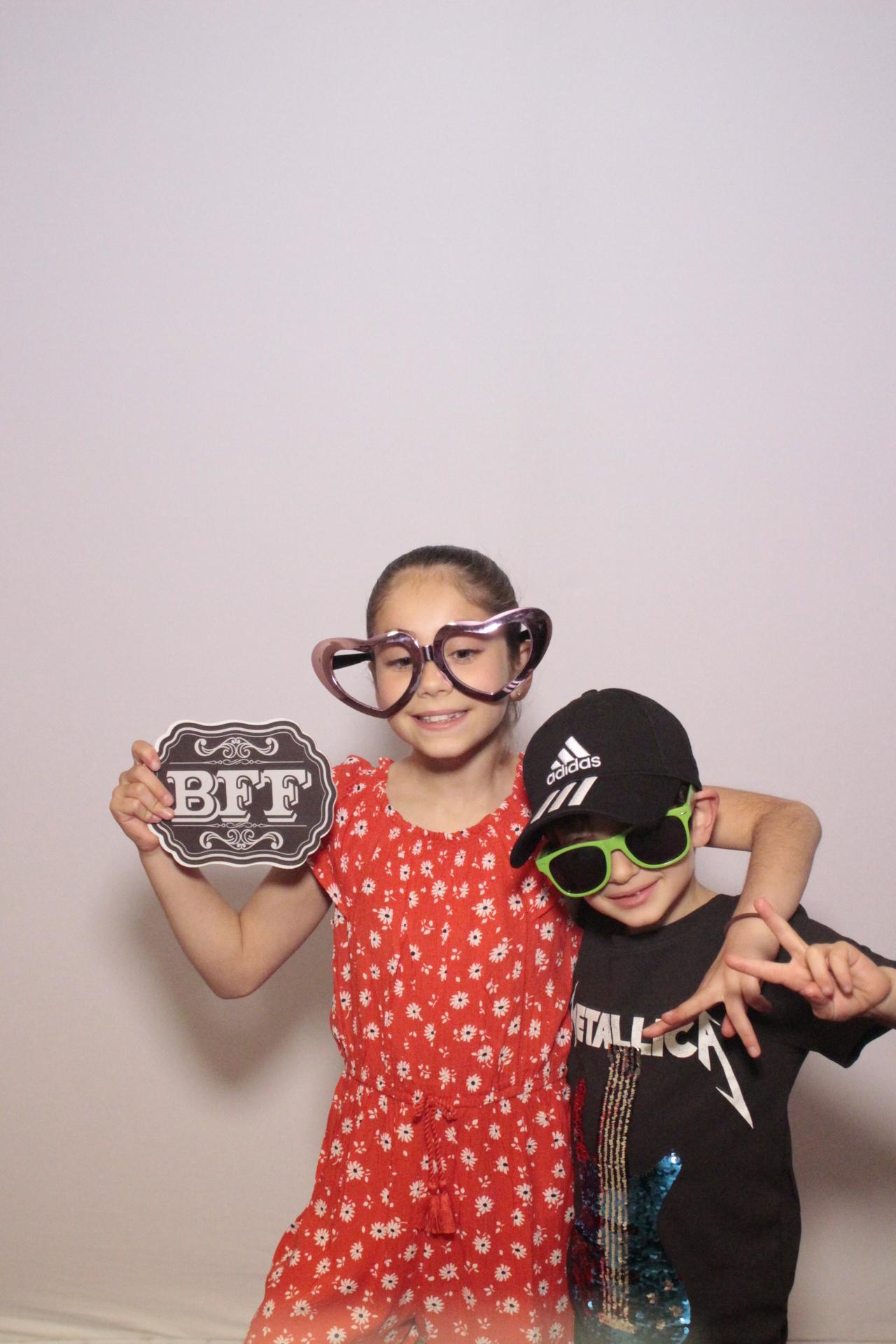 Danielle’s 40th birthday | View more photos from the event at gallery.myphotoboothexperience.co.uk/u/MyPhotoBoothExperienceLtd/Danielle’s-40th-birthday